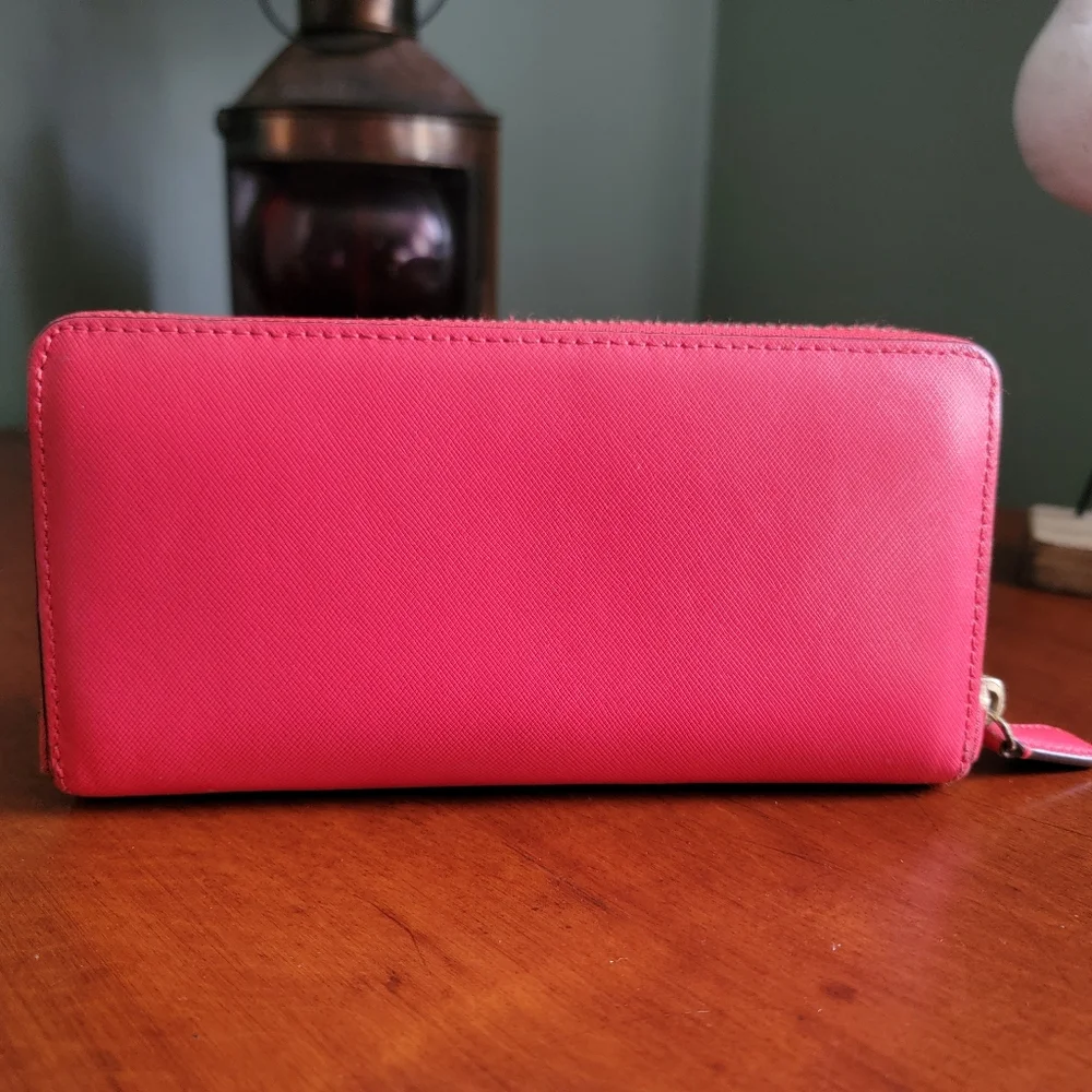 Coach 50427 Darcy Vermillion Red Crossgrain Leather Accordion Zip Wallet